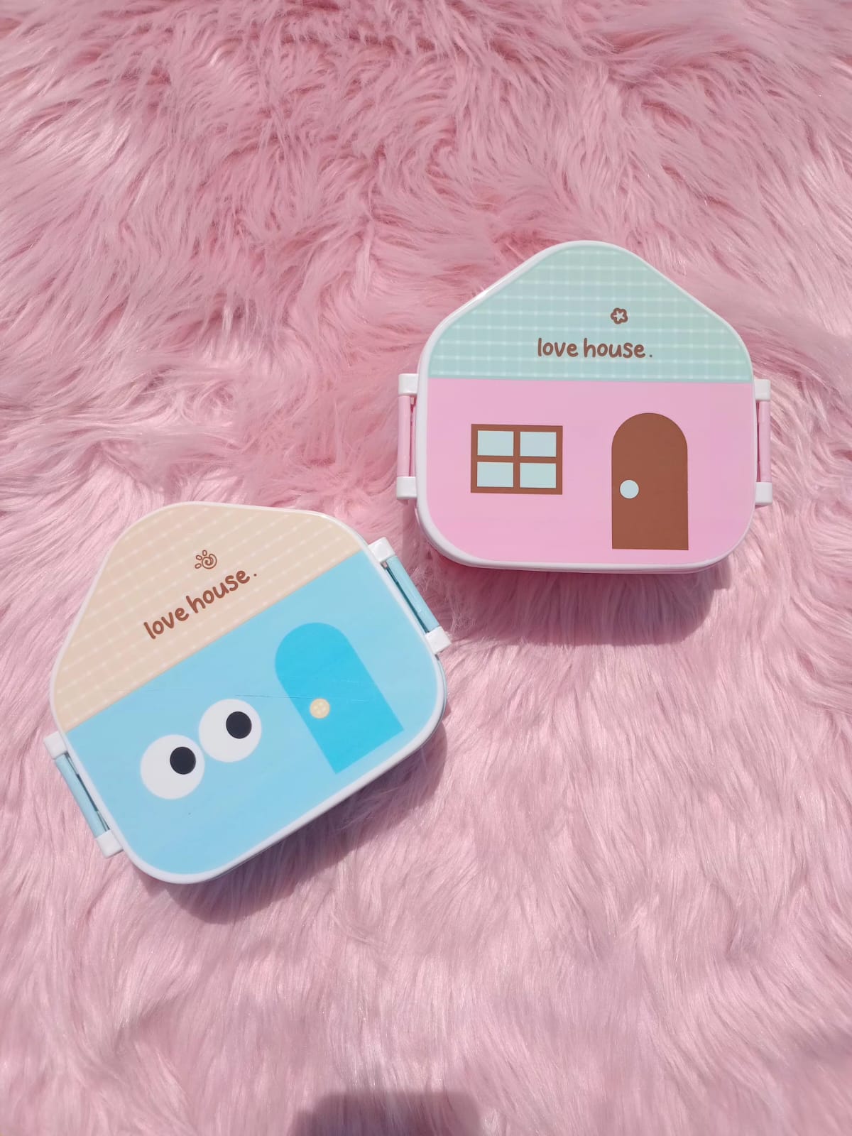 House-Shaped Lunch Box with Spoon and Fork House-Shaped Lunch Box with Spoon and Fork