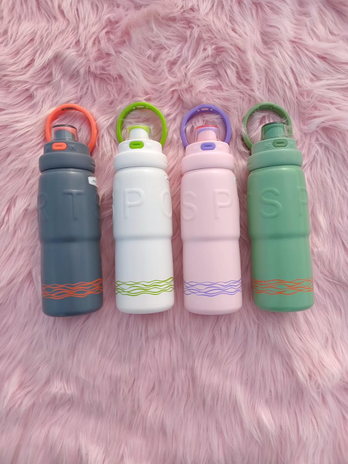 Sports Water Bottle with Carry Handle Sports Water Bottle with Carry Handle
